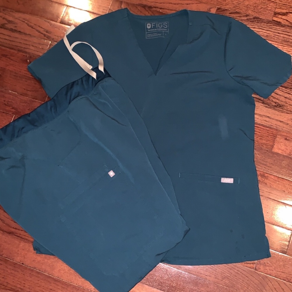 Figs scrub set